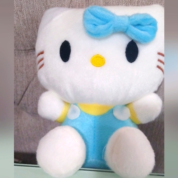 Hello Kitty plush - Picture 6 of 9